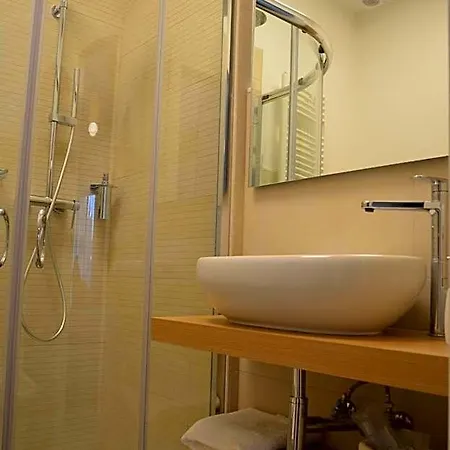 בית הארחה Le Caruse 4*