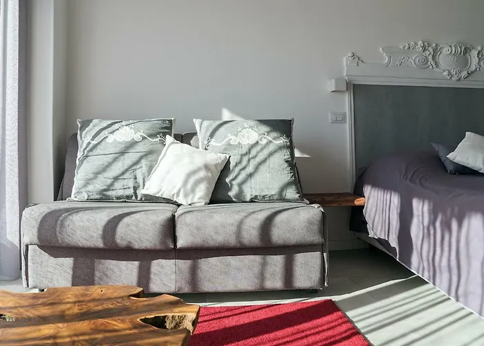 Le Caruse 3* לצ'ה